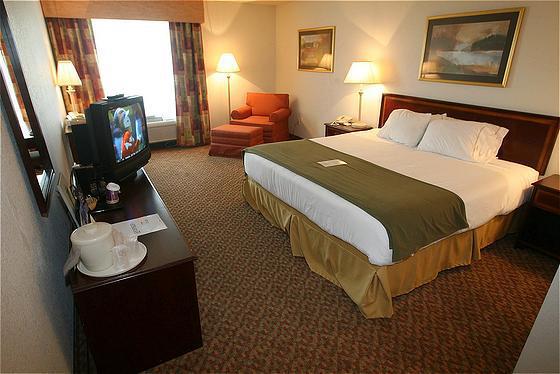 Holiday Inn Express & Suites - Worthington By Ihg Bilik gambar