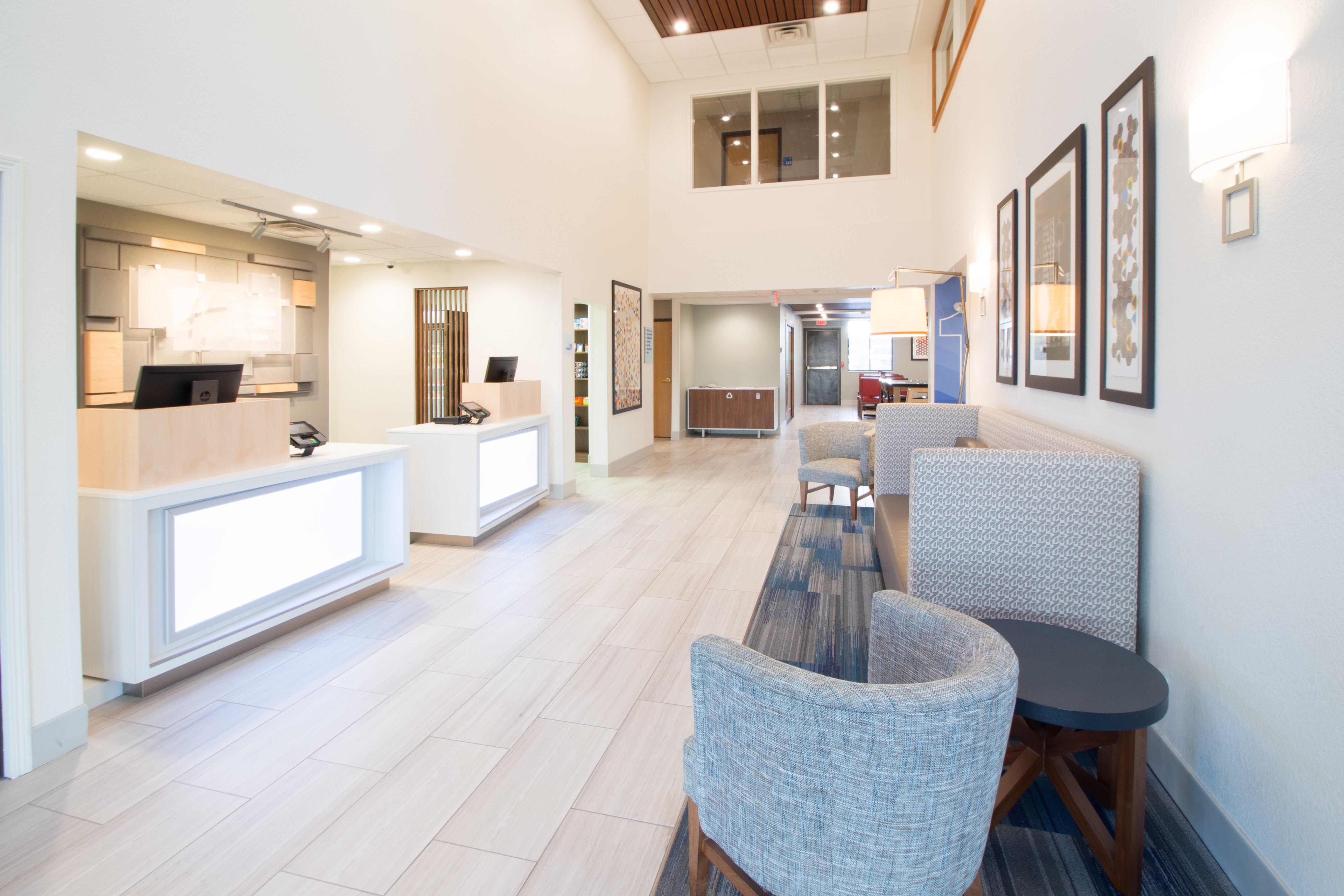 Holiday Inn Express & Suites - Worthington By Ihg Luaran gambar